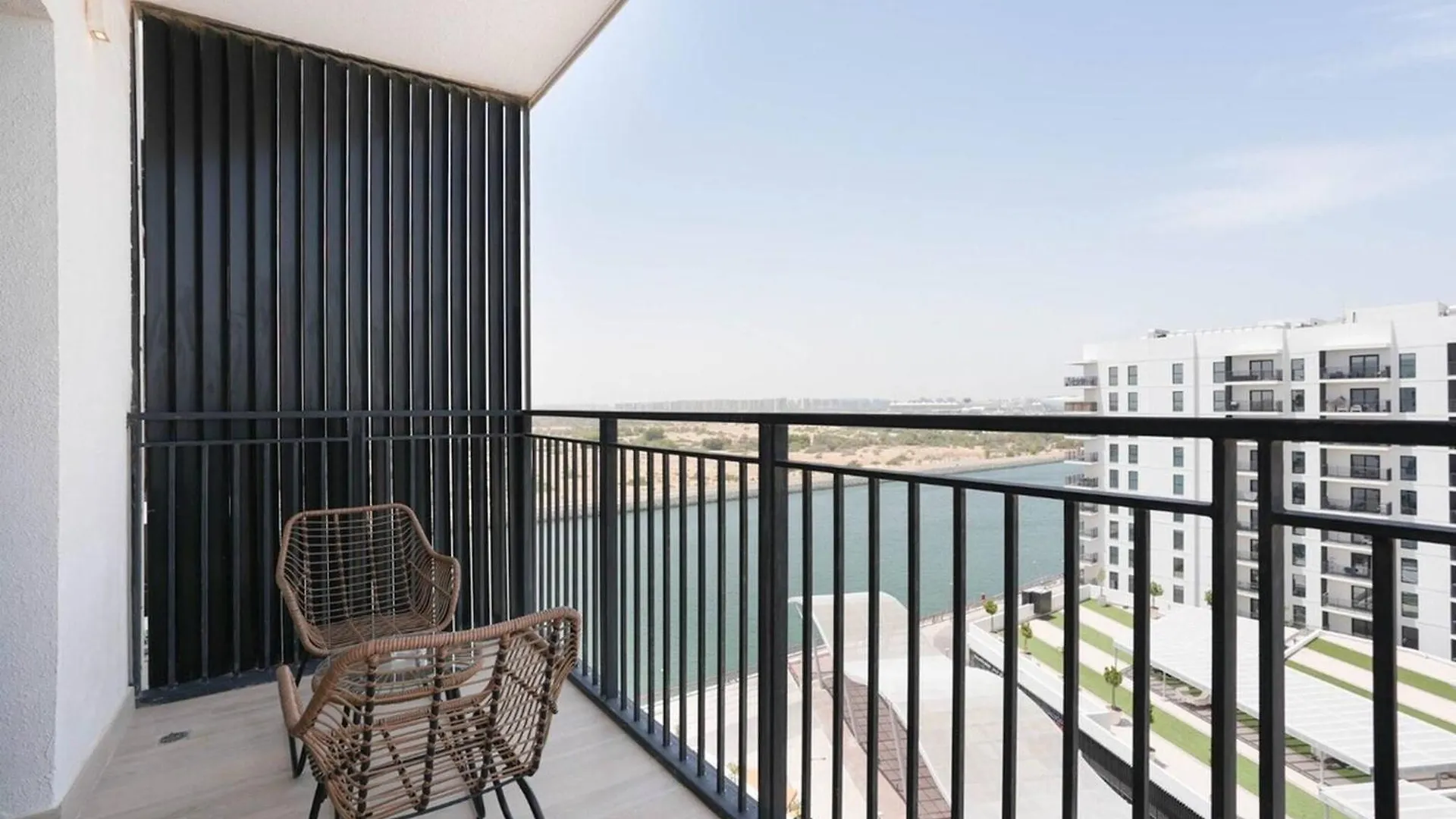 Bloomfields Stu Canal View Waters Edge Yas Island アブダビ アラブ首長国連邦